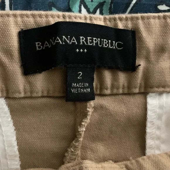 🌸 FINAL SALE PRICE 🌸 Banana Republic Women’s sailor Shorts size 2 khaki - Picture 3 of 5